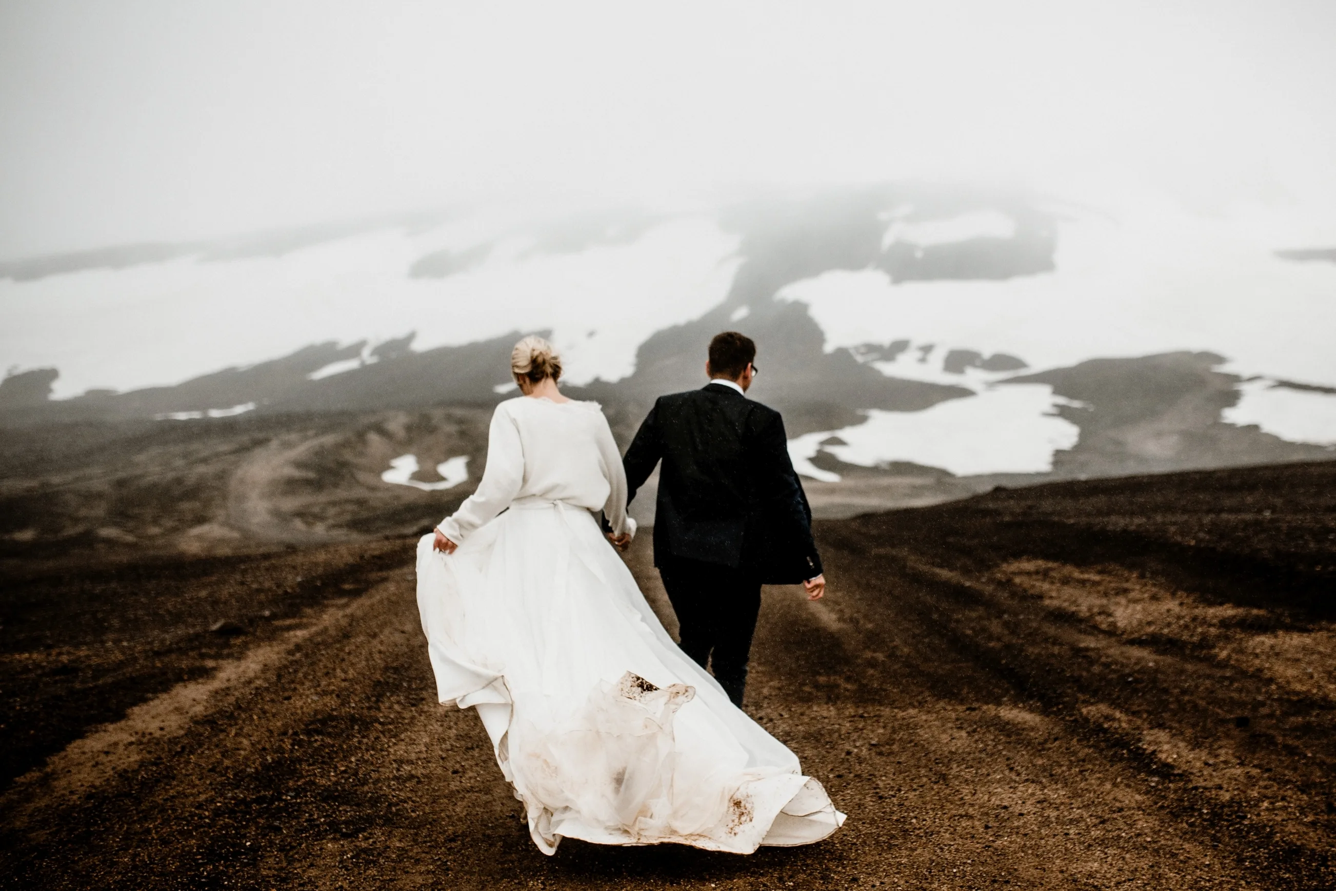 Hochzeitspaar in Island, Heiraten